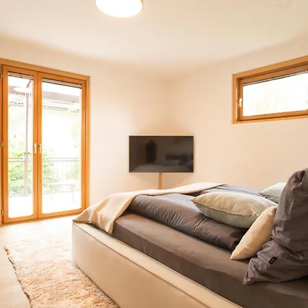 Freiraum Im Univiertel Und In Seenaehe *