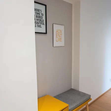 Freiraum Im Univiertel Und In Seenaehe * 클라겐푸르트