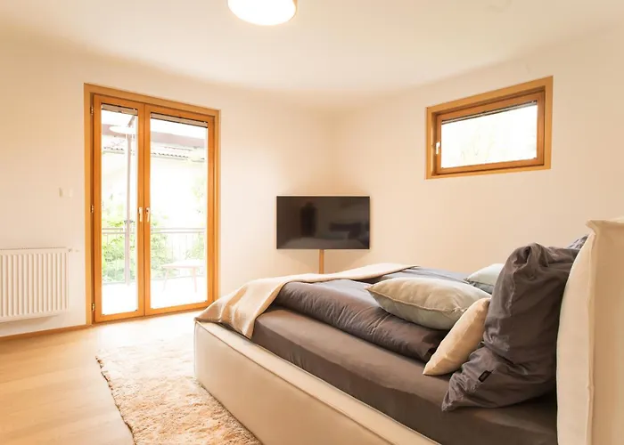 Freiraum Im Univiertel Und In Seenaehe *